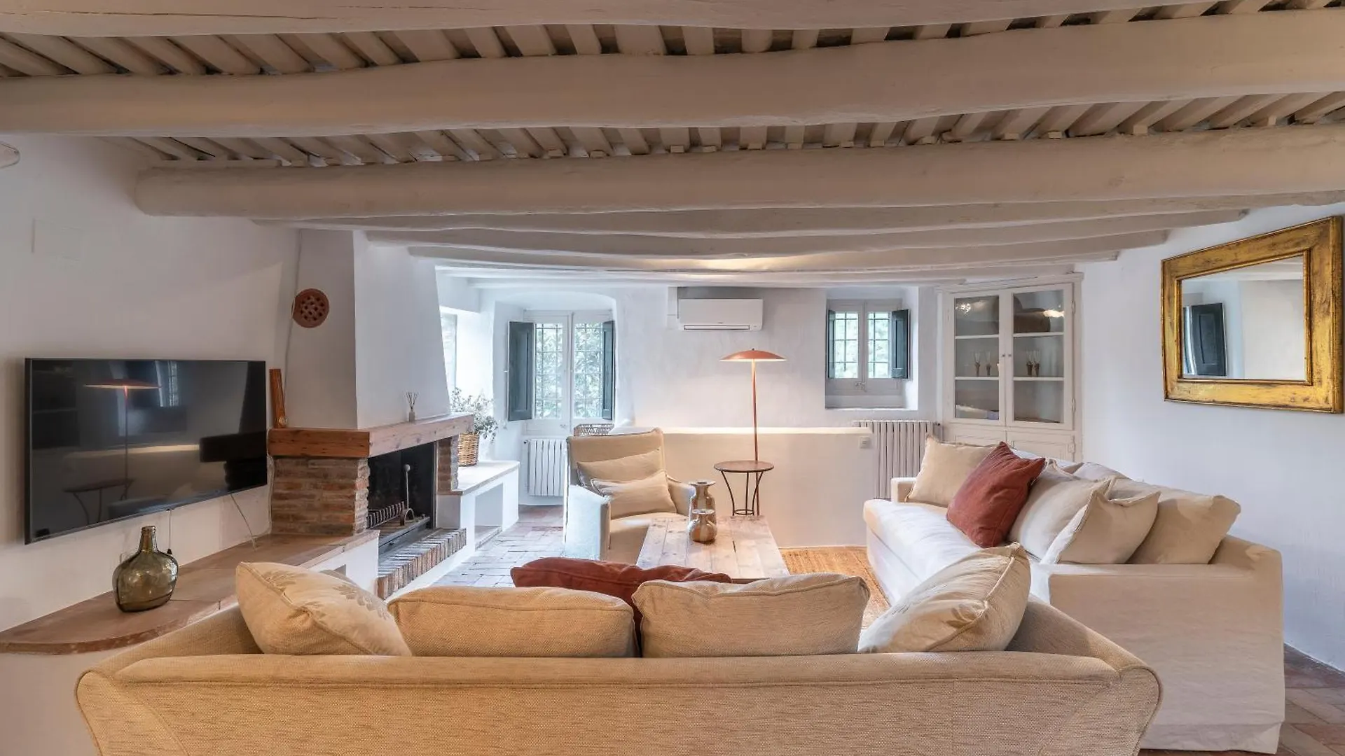 Сasa de vacaciones CASA EL MOLI DE CAN BURJATS con piscina y chimenea Mont-ras  España
