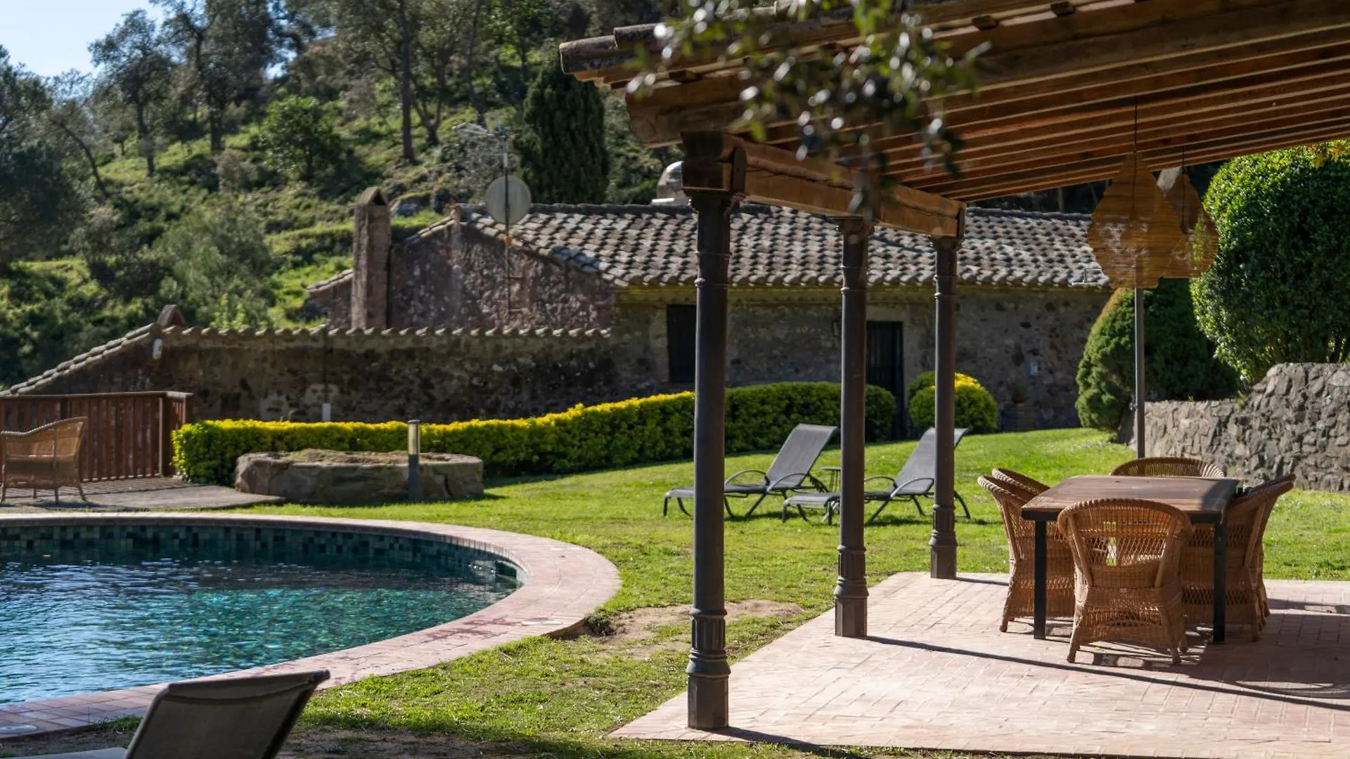 CASA EL MOLI DE CAN BURJATS con piscina y chimenea Mont-ras  Mont-ras (Montrás)